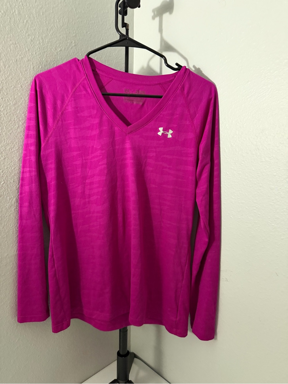 Under Armour Women's Hot Pink V-Neck Long Sleeve Top